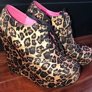 Leopard print wedges